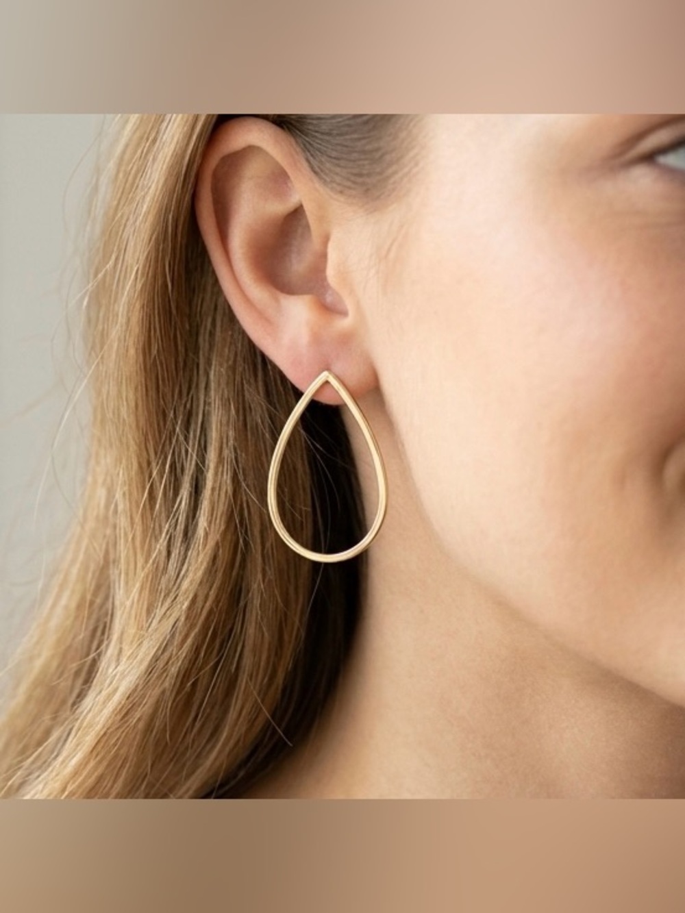 MyStyle Elegant Gold Teardrop Hollow Hoop Earrings